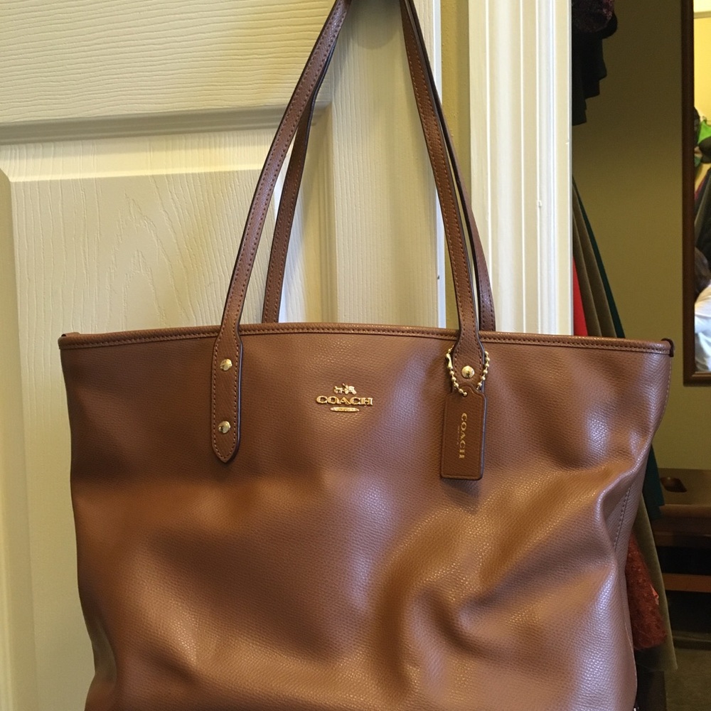 Coach brown pebbled leather bucket bag